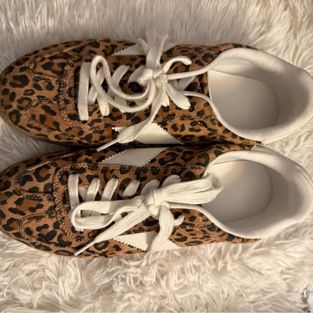 Universal Thread Leopard Print Sneakers